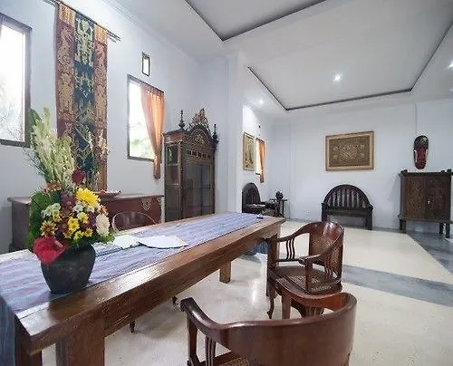 Отель Oyo 1840 Kubu Ubud